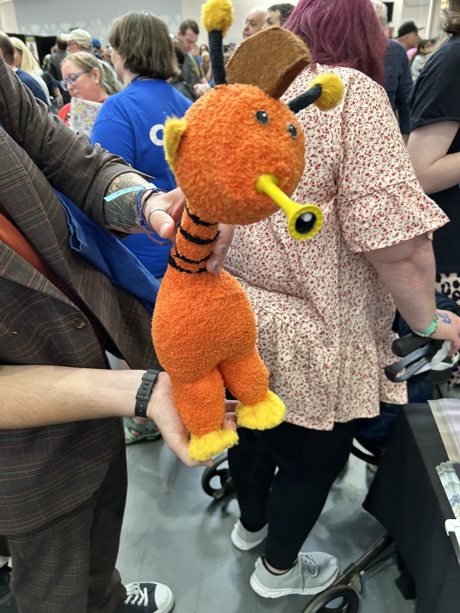 SciFiCosplay99's tweet image. I think it’s fair to say that #lfcc was MANIC yesterday, but I’m glad I went to see my friends, debut my 8th Doctor cosplay, and buy some goodies.