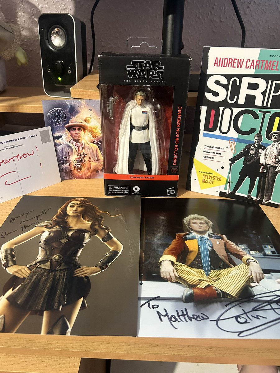 SciFiCosplay99's tweet image. I think it’s fair to say that #lfcc was MANIC yesterday, but I’m glad I went to see my friends, debut my 8th Doctor cosplay, and buy some goodies.
