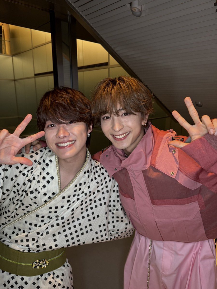 FANTASTICS from EXILE TRIBE (@fantastics_fext) on Twitter photo 【TikTok更新🍬】
和くんと #パラレルダンス 🍬
#FNS歌謡祭夏
vt.tiktok.com/ZSBDmUVv1/
#なにわ男子 <a href="/728_Storm/">なにわ男子 / Storm Labels</a>
#大橋和也 さん
#FANTASTICS #木村慧人
#CandyBlaze
#CosmicResonance 【TikTok更新🍬】
和くんと #パラレルダンス 🍬
#FNS歌謡祭夏
vt.tiktok.com/ZSBDmUVv1/
#なにわ男子 <a href="/728_Storm/">なにわ男子 / Storm Labels</a>
#大橋和也 さん
#FANTASTICS #木村慧人
#CandyBlaze
#CosmicResonance