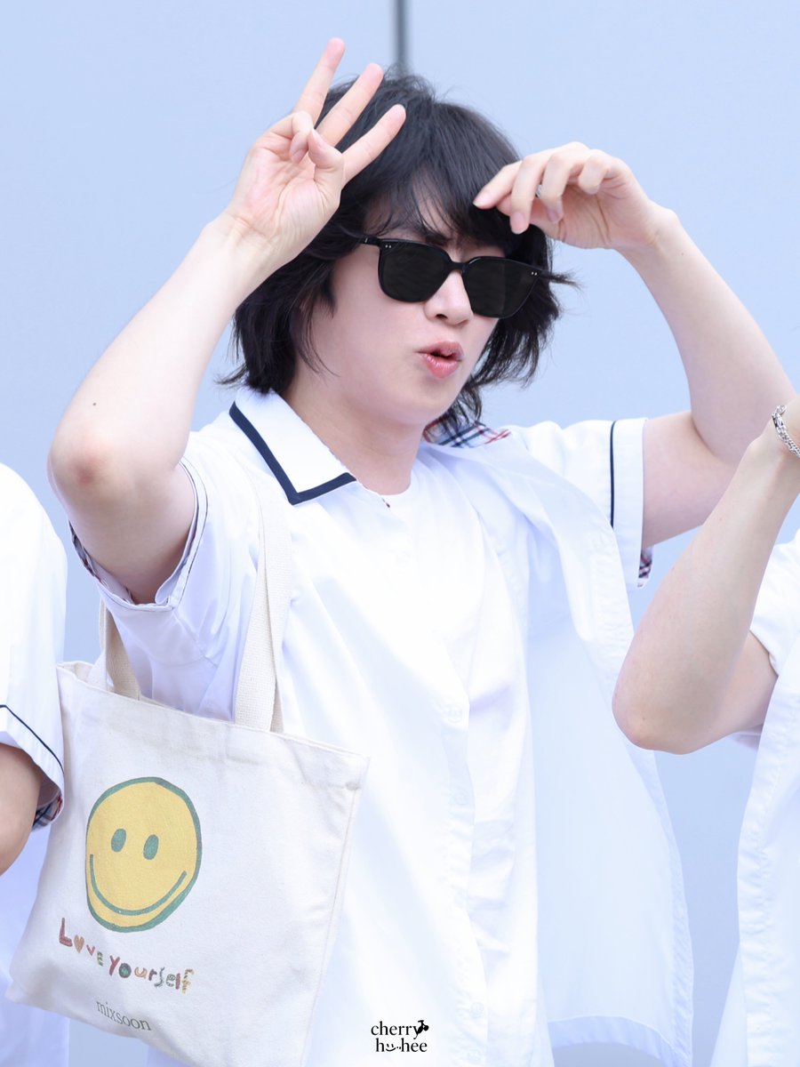 𝐜𝐡𝐞𝐫𝐫𝐲 𝐡𝐞𝐞𝐡𝐞𝐞 (@cherry_heehee) on Twitter photo 250703
3+2=😽
#희철 #김희철 #HEECHUL
#슈퍼주니어 #SUPERJUNIOR 250703
3+2=😽
#희철 #김희철 #HEECHUL
#슈퍼주니어 #SUPERJUNIOR