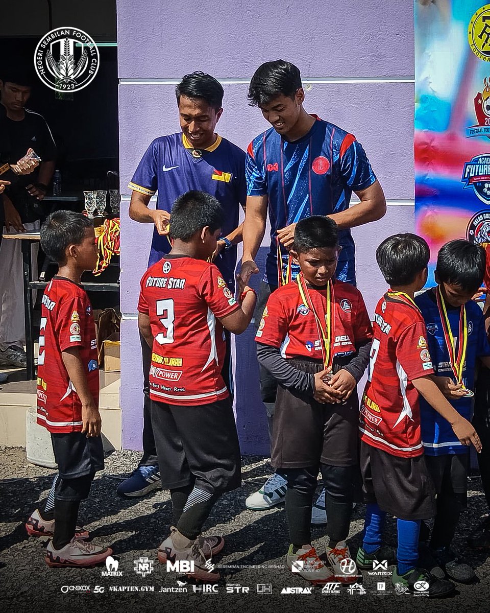 nsfc1923devt's tweet image. Pemain Liga Super @nsfc1923, Zahril Azri dan Airiel Zafran sempat meluangkan masa menghadiri Kejohanan Bolasepak CCNS Siri 3 yang berlangsung di Padang Merdeka, Port Dickson. 

#NSFC
#HobinJangHobin
#NSFCdevt