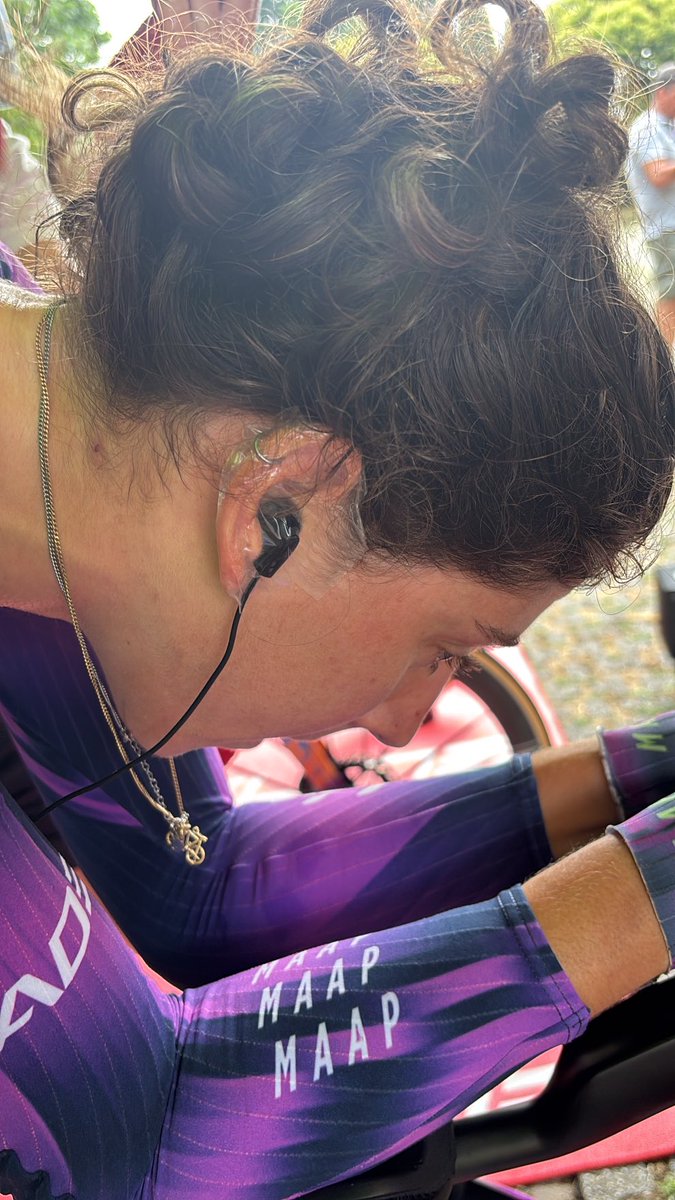 GuardaCarlo's tweet photo. @quintyton and her ear cover #otoscudo https://t.co/X6T44jLDF0