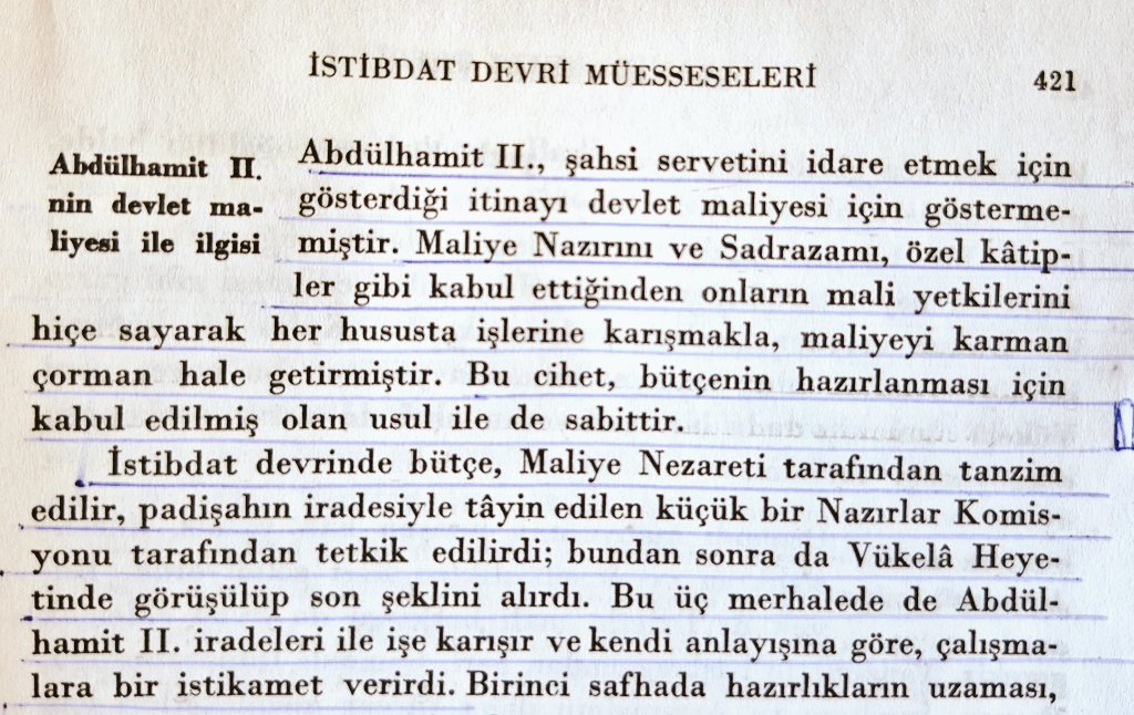 "Abdülhamit II. Maliye Nazırını özel katibi gibi kabul ettiğinden 
mali yetkilerini hiçe sayarak her hususta işlerine karışmakla,
maliyeyi karman çorman hale getirmiştir. 
Bu cihet, bütçenin hazırlanması için kabul edilmiş olan usul ile de sabittir.'

Osmanlı Tarihi / E.Z. Karal