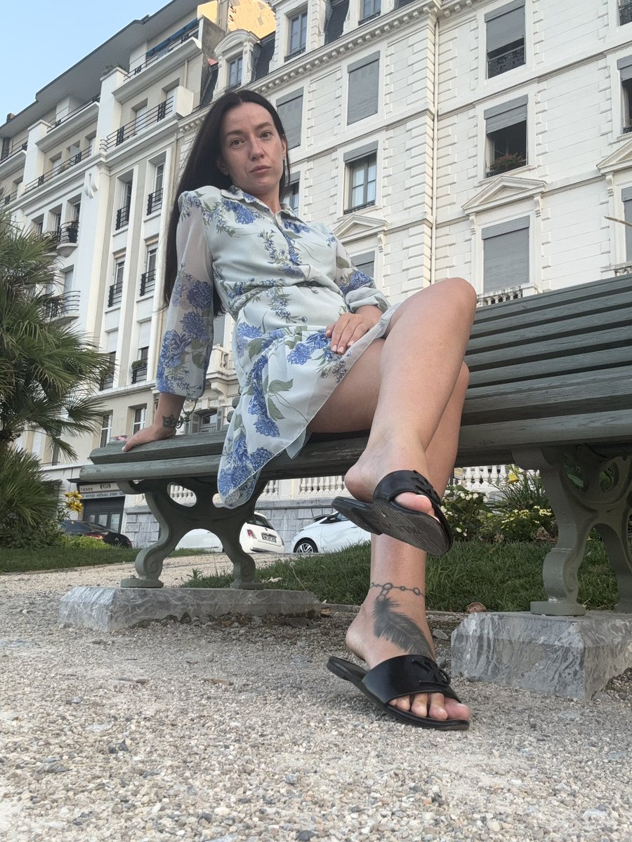 In heels or barefoot - you're still at my feet🥰