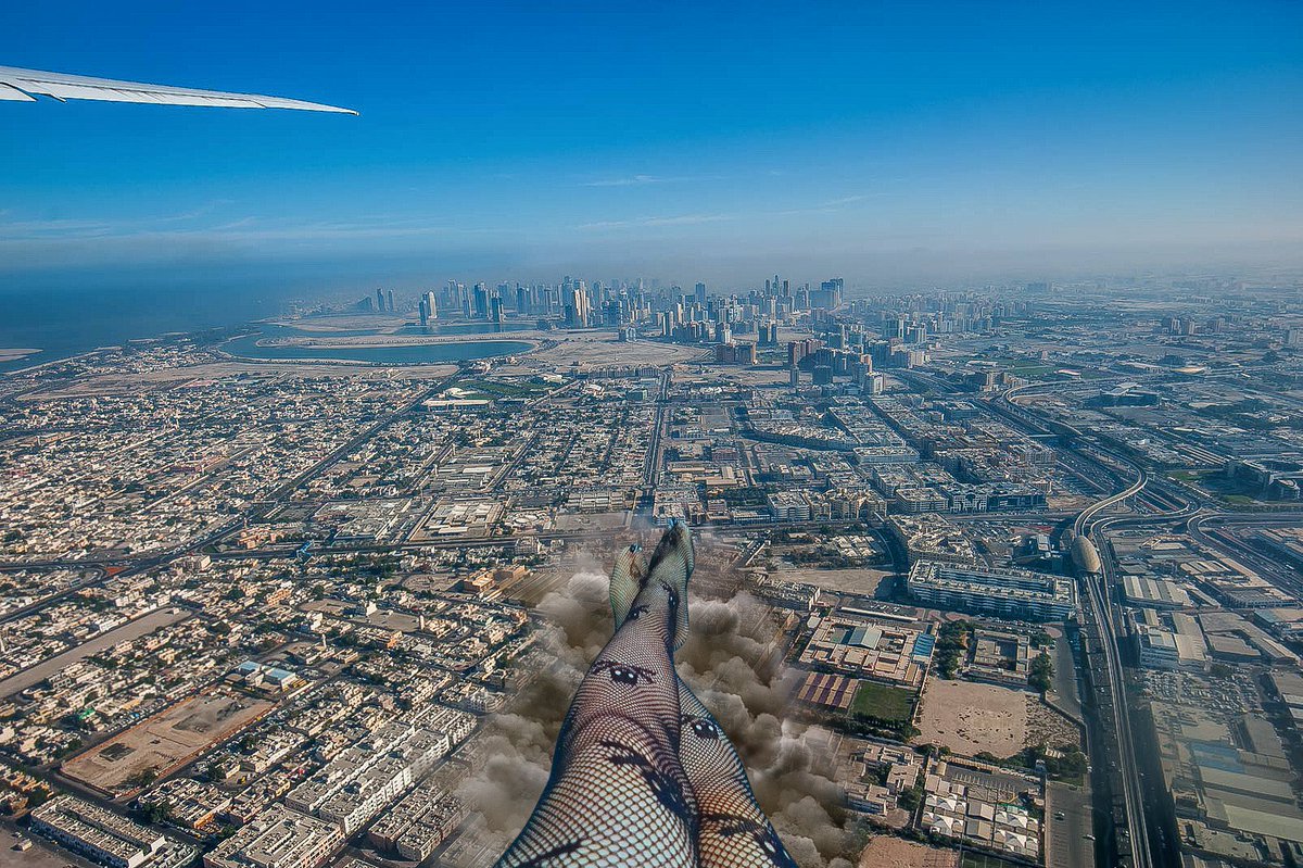 R3kacutioner's tweet image. Best place for a giantess to relax: right in the middle of the city. #sizetwitter #giantess
@AnnieIsTall