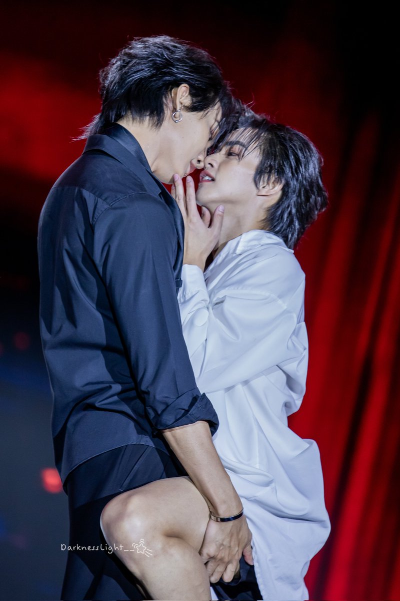 DarknessLight__'s tweet image. ใครไหวไปก่อนได้เลย
MYSTUBBORN END IMPRESSION
#MyStubbornFinalEp
#BoatOat #โบ๊ทโอ๊ต
#boatyongyut #โบ๊ทยงค์ยุทธ
#oatpasakorn #โอ๊ตภาสกร
@Yong_yutt @oat_psk