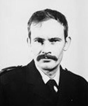 tpmt_org's tweet image. Today we remember PC John Schofield, 27 of Surrey Police who was shot & murdered on this day in 1974. We erected our memorial to his service and sacrifice on Croydon Rd,
Caterham in July 2024
#HonouringThoseWhoServe
#PoliceMemorials
#policefamily
@SurreyPolice
@SurreyPoliceFed