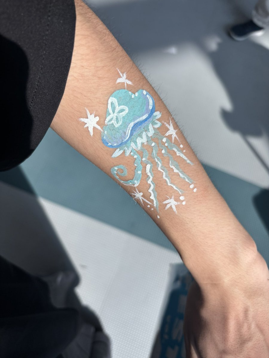 描いて頂きました！
めっちゃ綺麗だ〜

ありがとうございます！！