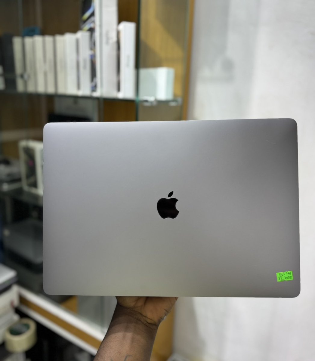 UK USED 
2019 APPLE MACBOOK PRO 
1TB SSD 32GB RAM 
INTEL CORE I7
16 INCH 
WITH FULL ACCESSORIES 
Available for N880,000 
Office Address:No 2 Pepple street,Ikeja computer Village 
Call or WhatsApp 08037774591