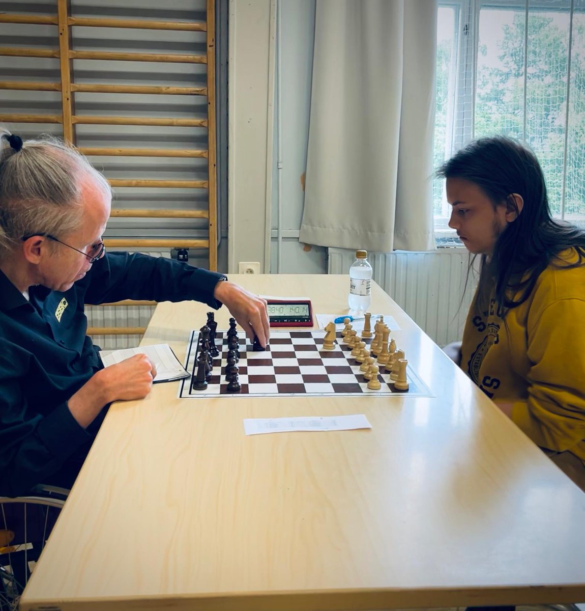 TomiTocklin's tweet photo. Väinö Palviainen (1522)-Tomi 0,5-0,5. Sain huonossa asemassa tasapelin vastustajan ajauduttua aikapulaan.
#ESBC #Shakki #Chess https://t.co/hoOnX6t4J6