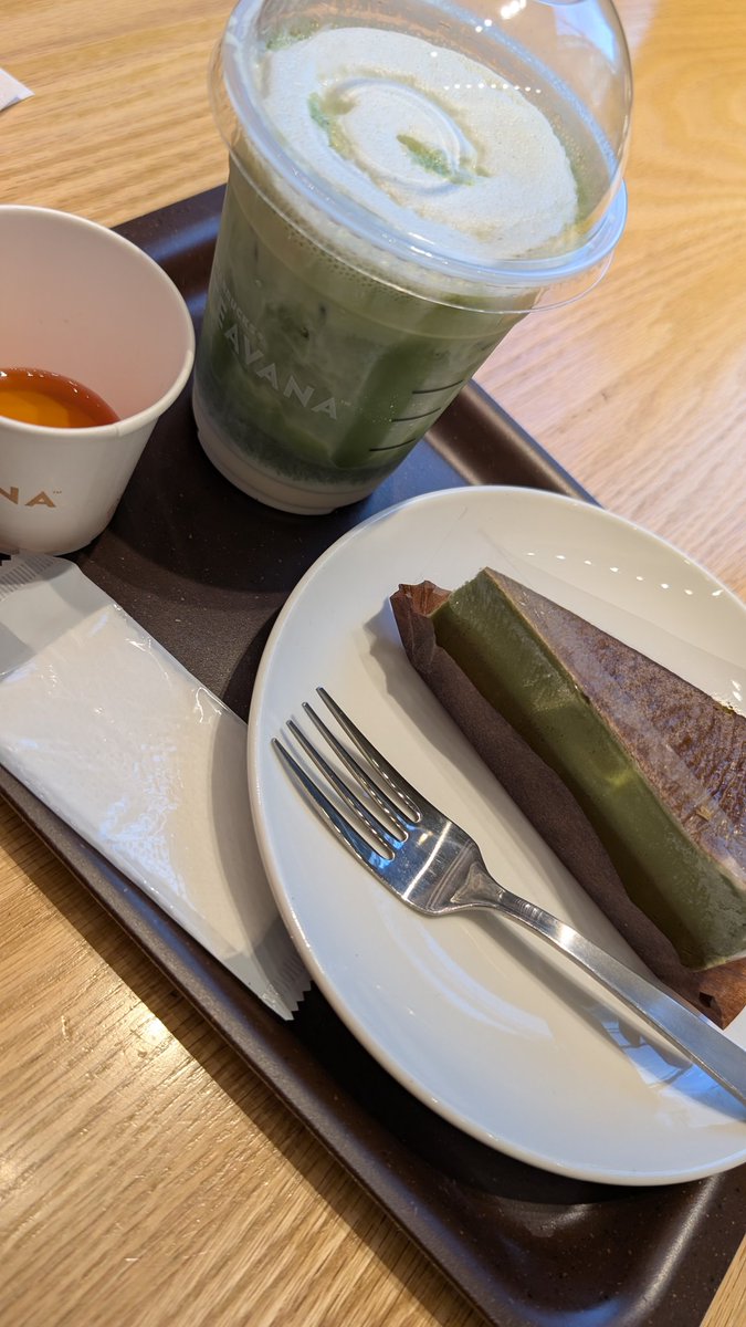 _017_diamond's tweet photo. この抹茶ピスタチオムースのドリンク最高に美味しかった！もう一杯買ってお店でたかった(買わなかったけど) https://t.co/mvAAK6YDFV