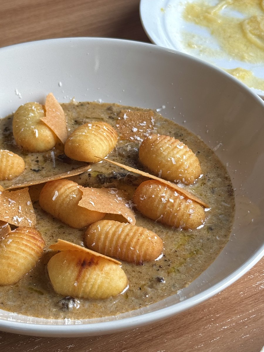 냠
행복해야지

#kinoeats #키노이츠