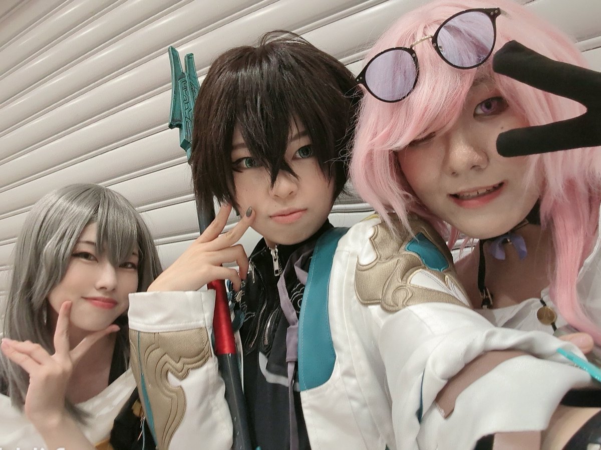 乱(LAN)@9/5,7池a! (@cosplan_y) on Twitter photo 0704の報告!①
なのちゃんと会えて嬉しすぎた〜〜〜🙌
列車3兄弟させてもらいました❣️
🧊ちゃん: <a href="/Eiru7_01/">エイル・ グレス エクリプス 次回予告//7/4 Uアコスタ</a> さん
🌟ちゃん: <a href="/Ajifry_miya/">あじふりゃ@7/4池a!オール</a> さん
🍁: 乱 0704の報告!①
なのちゃんと会えて嬉しすぎた〜〜〜🙌
列車3兄弟させてもらいました❣️
🧊ちゃん: <a href="/Eiru7_01/">エイル・ グレス エクリプス 次回予告//7/4 Uアコスタ</a> さん
🌟ちゃん: <a href="/Ajifry_miya/">あじふりゃ@7/4池a!オール</a> さん
🍁: 乱
