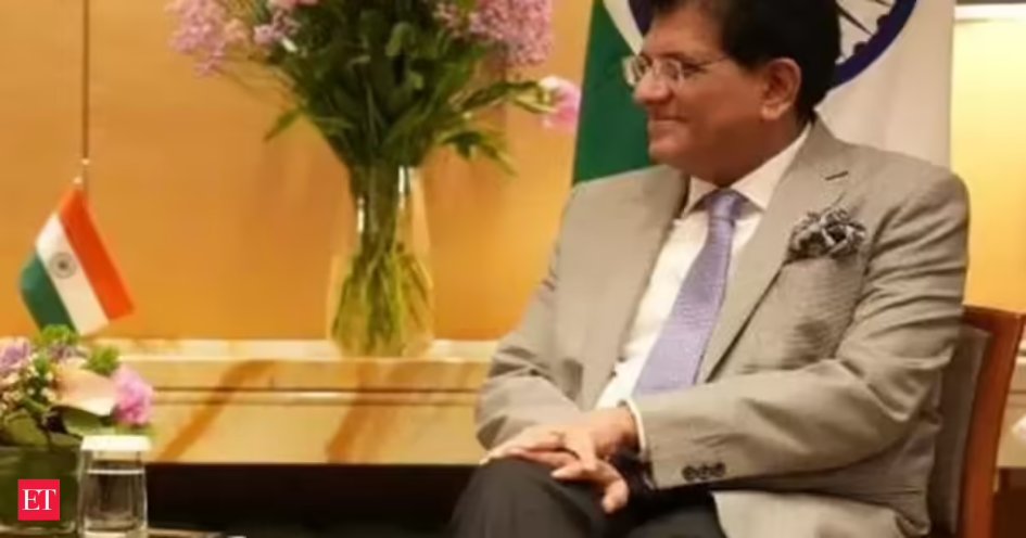 DynamicCecelia's tweet image. India's exports hit a record $825B, with strong growth in electronics and engineering! FTAs, investments, and Make in India are driving new global trade opportunities.  economictimes.indiatimes.com/news/economy/f…