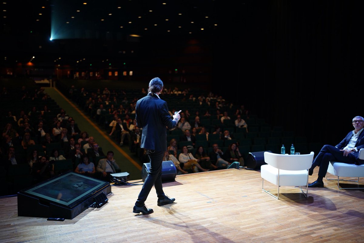 AuditorsCENSORS's tweet image. 🎤 Emocionant cloenda del #35FòrumAuditoria! Reflexions, reptes i inspiració per seguir enfortint la professió.

💼 Gràcies a tots els ponents i participants per fer d’aquest Fòrum un espai de coneixement i connexió. Ens retrobem aviat! #Auditoria #SomAuditors