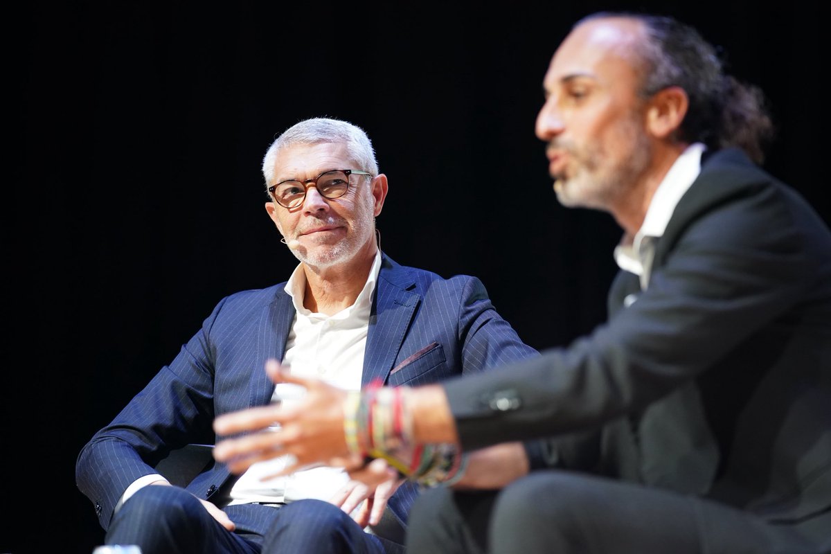 AuditorsCENSORS's tweet image. 🎤 Emocionant cloenda del #35FòrumAuditoria! Reflexions, reptes i inspiració per seguir enfortint la professió.

💼 Gràcies a tots els ponents i participants per fer d’aquest Fòrum un espai de coneixement i connexió. Ens retrobem aviat! #Auditoria #SomAuditors