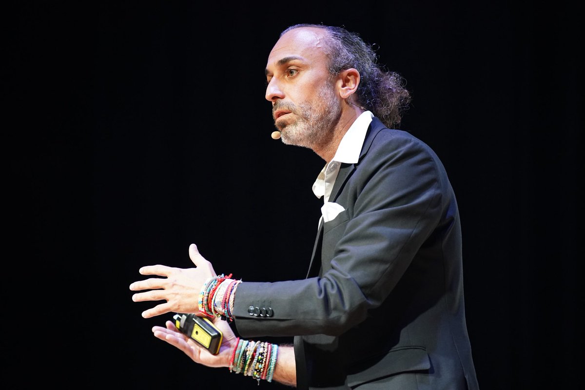 AuditorsCENSORS's tweet image. 🎤 Emocionant cloenda del #35FòrumAuditoria! Reflexions, reptes i inspiració per seguir enfortint la professió.

💼 Gràcies a tots els ponents i participants per fer d’aquest Fòrum un espai de coneixement i connexió. Ens retrobem aviat! #Auditoria #SomAuditors