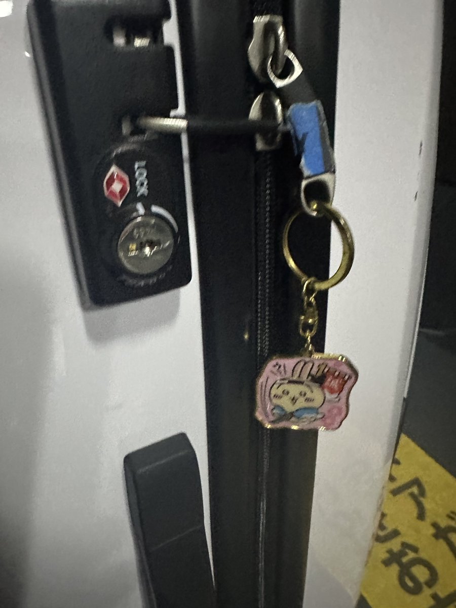 Hanchikimura's tweet image. 明日の毎日選手権大会で良いテニスを出来る確率を上げる為に、これから昭島に向かいます🚃
車、電車で行けば1時30分〜2時間で到着出来ますが、試合に勝つ為のコンディション作り!
往復3〜4時間分、仕事に時間を充てたい為!
お金はかかるけど、この判断
どうなるか様子を見てみよう💪
勝ちたい🔥