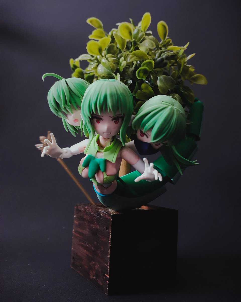 🐍🐍🐍ヒュドララ （1/3）
#モンスターガールコレクション
よもやラミアが一般販売される日が来ようとは~>゜)～～～w

その遥か前、自作しようと購入していたジャローダ発掘

断念の極細腰、現在アチェルビーを使えば…で、メルティーナ様が来られる前に4人目となる蛇娘を制作しました
⤵️（続きます）