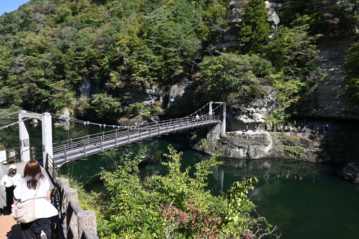 会津2泊3日旅行　3日目 kaiteoku.com/aizu3days-2024… 
会津旅行3日目、最終日は芦ノ牧温泉の丸峰観光ホテルを出発して、懸造りの左下り観音、大川ダム、湯野上温泉駅、塔のへつりと回ってきた。
#懸造り
#左下り観音
#大川ダム
#湯野上温泉駅
#塔のへつり
#会津