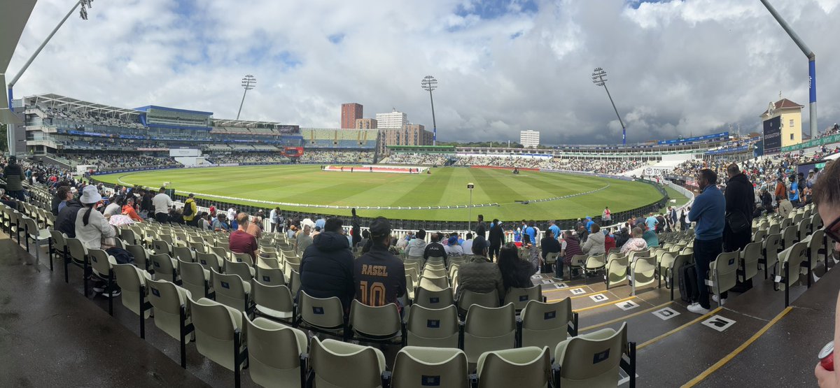 I wonder if we’ll get any play before lunch 🧐 it’s still a nice day out 
#ENGvIND #edgbaston