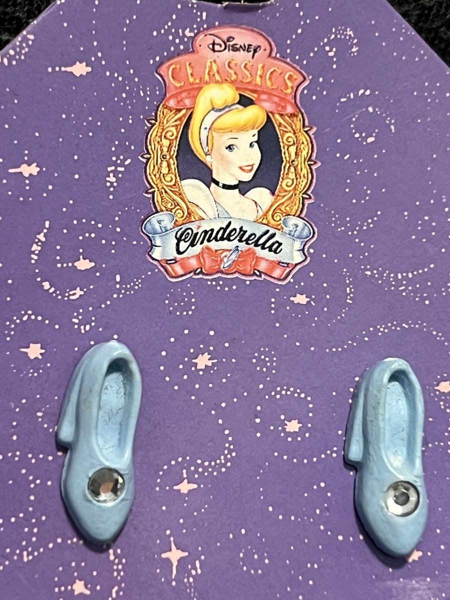 TeriE's tweet photo. Check out RARE Disney Princess Cinderella Glass Slipper Earrings Applause VINTAGE 90s NWT https://t.co/ZEyljJopzR
#disneyprincess #disneyjewelry #vintagedisney #disneygifts #cinderella #glassslipper #disneyearrings #disneyfashion #disneystyle #disneycollectibles #disneyana https://t.co/mxSyuLbYkF
