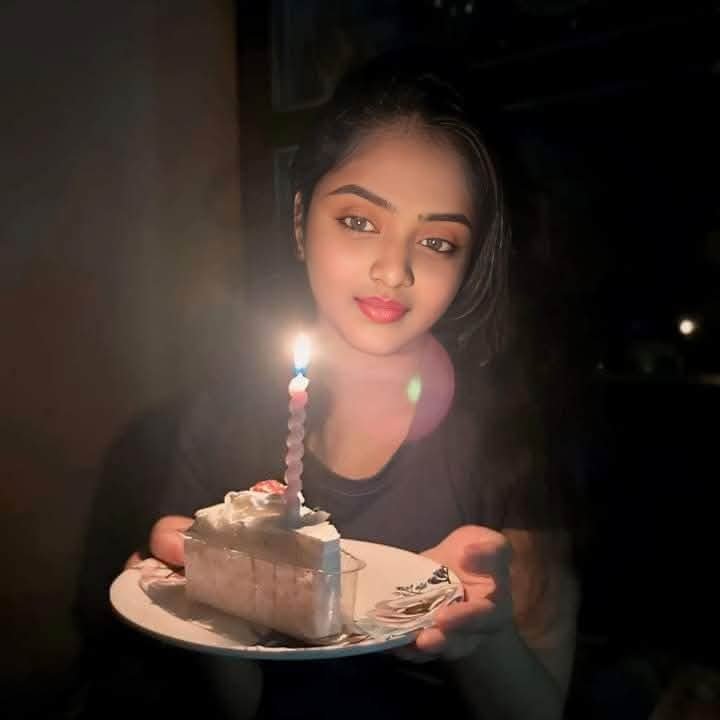 आज मेरा जन्मदिन है
आप सब आशीर्वाद दीजिए कि मै हमेशा इंसानियत और धर्म की राह पर यूँ चलती रहूँ