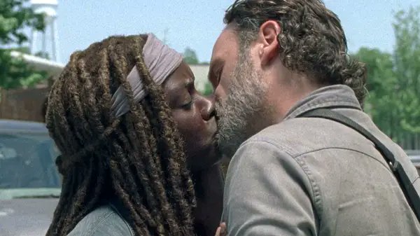 TWDUniverseNews's tweet image. Happy #InternationalKissingDay!
What's your favourite kiss in the history of The Walking Dead?