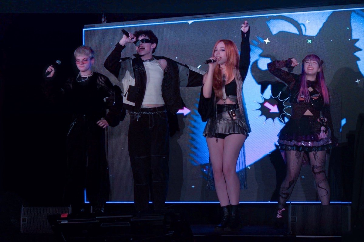 ASTEROID: First Orbit ☄️

A belated huge thank you for coming out to our panel, meet &amp; greet and first concert ever at OffKai Gen 4! We couldn't have expected the amount of support and love we felt that day! Thank you! 💙