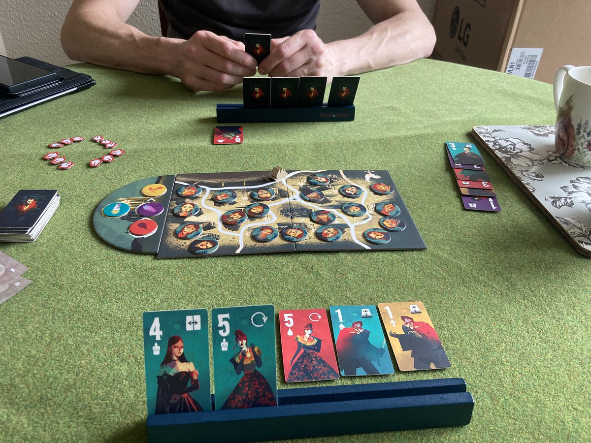 Mark Chaplin (@yugblad) on Twitter photo First game of Sunday: DRACULA VS VAN HELSING. A great game! First game of Sunday: DRACULA VS VAN HELSING. A great game!