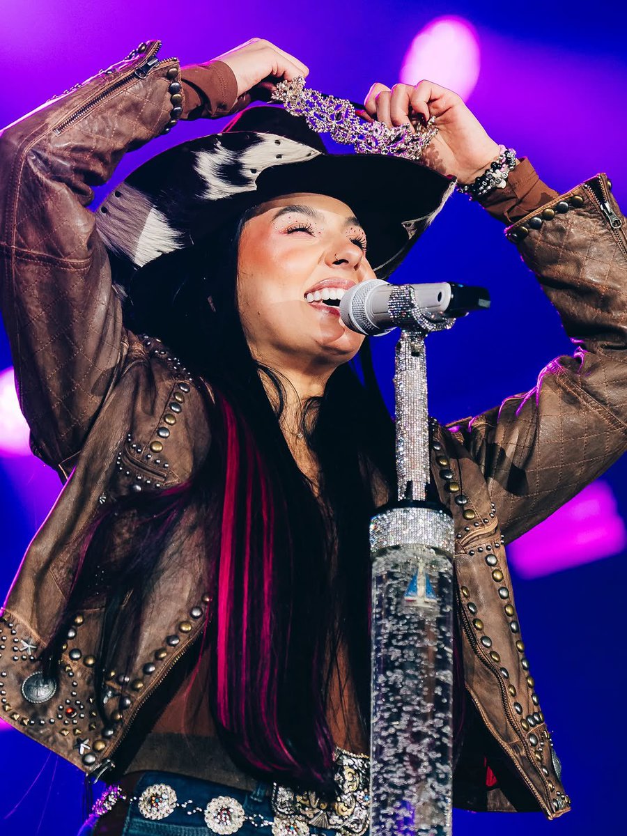 você nunca estará sozinha <a href="/anafcastela/">ana 🜲</a> ❤️