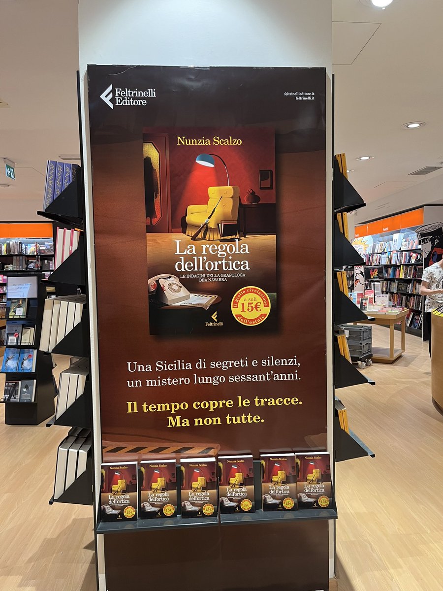 lascalzo's tweet photo. @feltrinellied @Feltrinelli_ @CTAairport Feltrinelli Catania centro @Lasiciliaweb @LiveSiciliaCT @blogsicilia @CataniaToday @ilSicilia https://t.co/EZhMZFyZTu