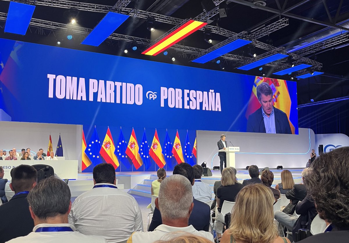 Esta mañana en la Clausura del 21 Congreso Nacional del <a href="/ppopular/">Partido Popular</a> 
he estado con el nuevo Vicesecretario de Educación <a href="/DELOSSANTOSLEAL/">Jaime M. de los Santos</a> con quien seguiremos trabajando por la Educación de nuestro país