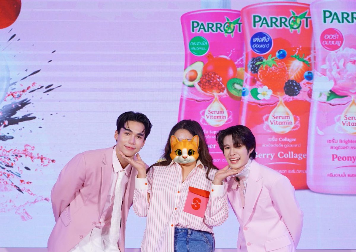 Chompooishaappy's tweet photo. ChomChom’s journey with MaxNat as Heartie. 💖💙  Every smile, every step, just being here feels so happy.

#chomchomishappy 
#chomchomxMaxNat #MaxNat https://t.co/X1YJXFtTfw