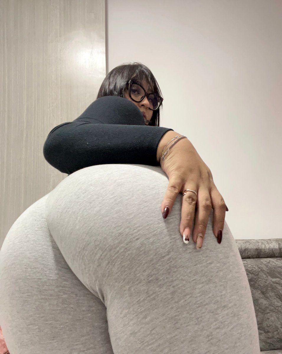 MelissaJordanx4's tweet photo. Wanna see what this view looks like without the leggings?
Be a good boy… and ask nicely. 😈🍑💦 @CamSodaLife @CamSodaCams 
#ThickAndJuicy #AssOnFire #TeaseQueen #CurvesUnleashed #LatinaTemptation #BootyCrush #NSFWBabe #SexyAF #LustVibes #HotAndCurvy #PeachPerfect https://t.co/Qhl3MHaBCa