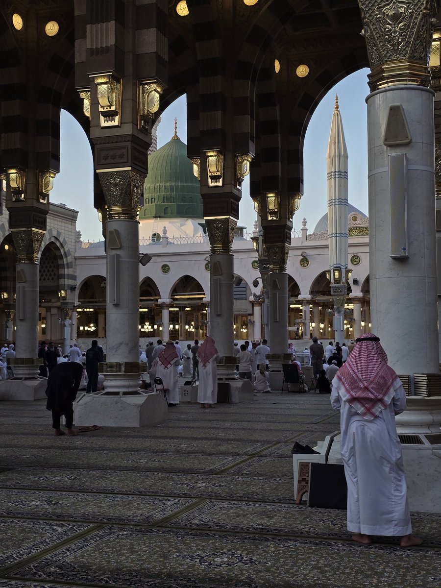 sukkaryeater's tweet photo. Contemplation...

#Madinah https://t.co/JRWFSmJA7Z