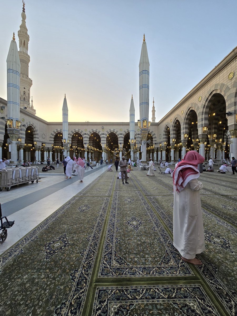 sukkaryeater's tweet photo. Contemplation...

#Madinah https://t.co/JRWFSmJA7Z