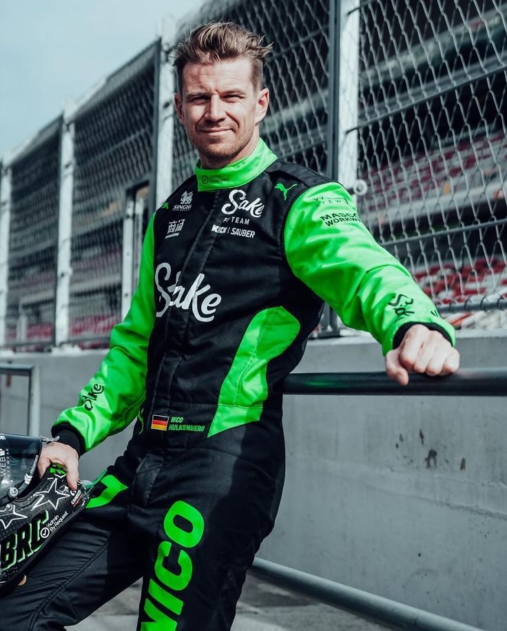 Se acaba el #BritishGP y Lando Norris se lleva la victoria, segundo lugar para Piastri pero aquí lo que se celebra en grande es el primer pidió de Nico Hülkenberg 🔥 tremendo el alemán con el Sauber. Más que merecido Hülkenberg💚
#F1