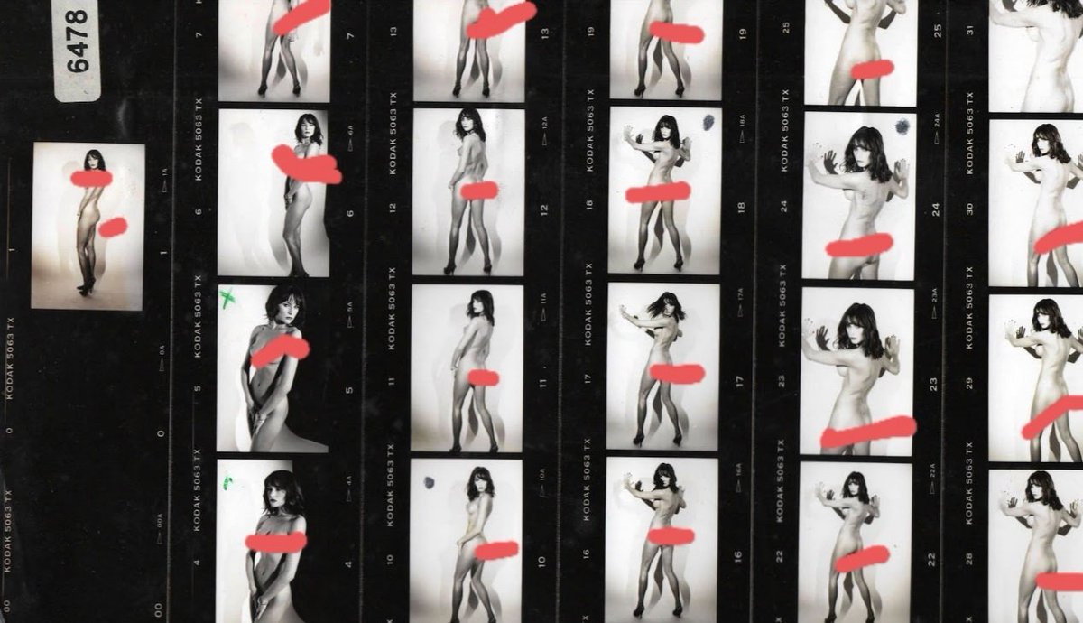 Some of the most  scandalous photos 📸 of Melania Trump (Knauss) published by the French magazine in the late 90's.  Photo N1 - Melania is on the right. Cheers 🍸