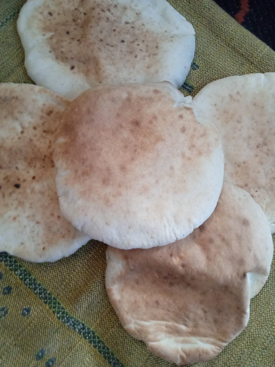 OSuhib37278's tweet image. My children got bread thanks to my brother Saif @SaifQuadri Contribute and donate to get it. Secondly, if you cannot help, share. May you be blessed. @bookdellector @DrNitaSaid @oliveegirl @SamiZayn @alfiil123 @arcadiarikavt @nesmafromgaza