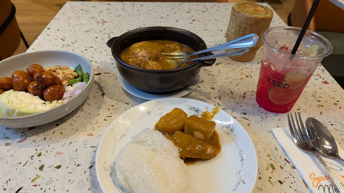 Claire (@whiskynovember) on Twitter photo 