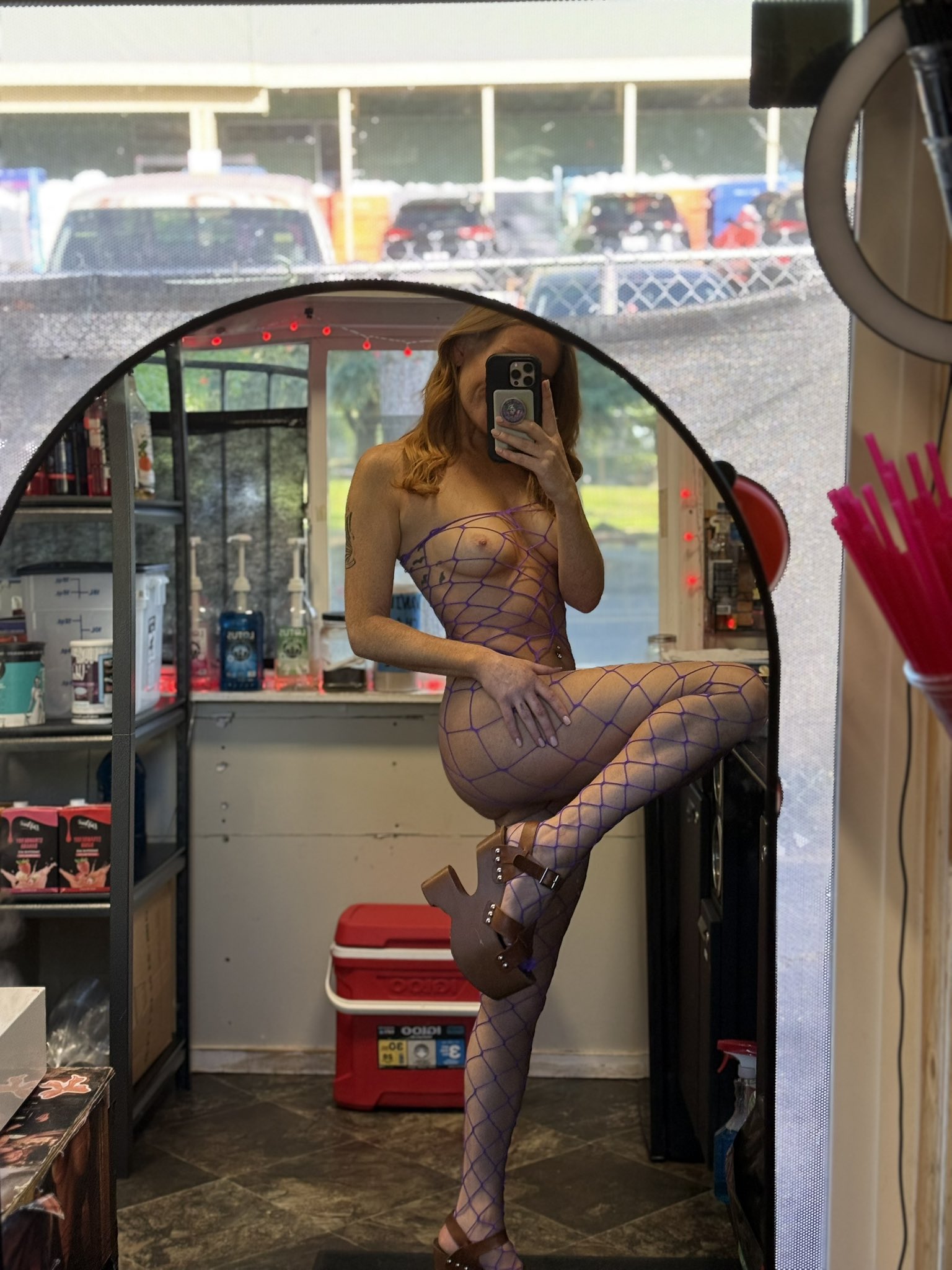 4 pic. 12825 Des Moines memorial dr S Burien until 3pm! Holiday weekend shift means extra time to chat and try my special drinks 🙃 https://t.co/Le2hxX79Va
