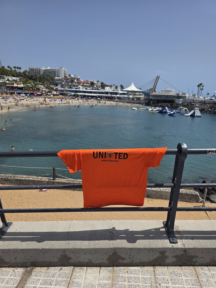 DisplaysDufc's tweet image. Photograph sent in by one of our followers. 
If you want to buy 3 add code EURO25 for £6 off.

Order via the link below.
dundeeutddisplayteam.bigcartel.com/products
