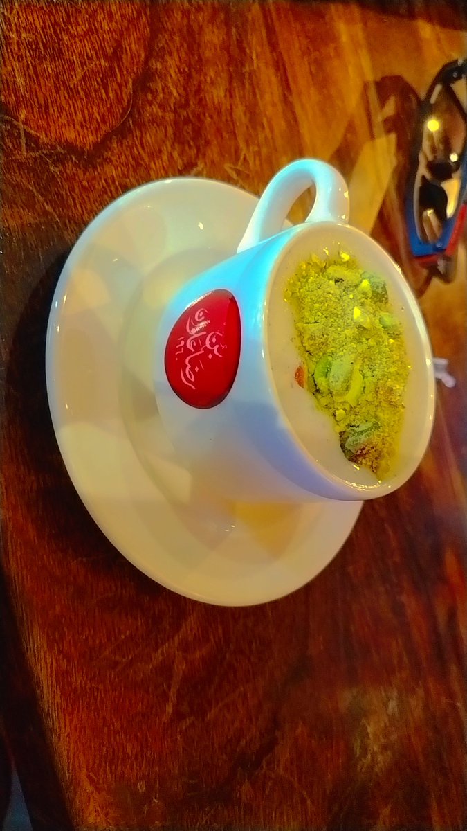 مساء نمنح به احبتنا دعوات صادقة وكلمات نقية واماني مبشرة بروعه لقائكم ❤️
مساءا تطيب به القلوب وتانس به الارواح الطيبة بذكركم ولطف وجودكم احبتي الكرام الاحباء مساء الورد وعطر الاقحوان الجميل اهديه اليكم وتمنياتي لكم بسعاده وطيب الحال من العاصمة الحبيبة بغداد ارسل لكم تحياتي❤️🇮🇶❤️