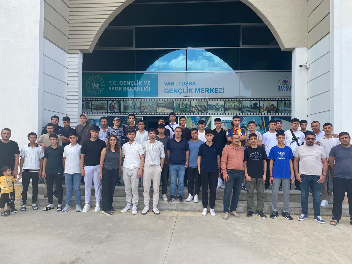 GSB_ErcisGM's tweet image. Kırşehir’in kadim bilgeliği, Manisa’nın bereketli toprağı, Mersin’in güneşi şimdi genç yüreklerle buluşuyor.
Yola çıkan gençlerimiz yalnızca şehirleri değil, kendilerini de keşfetmeye gidiyor.
Her adımda bir dostluk, her durakta bir hatıra saklı.
Yolunuz ve bahtınız açık olsun.