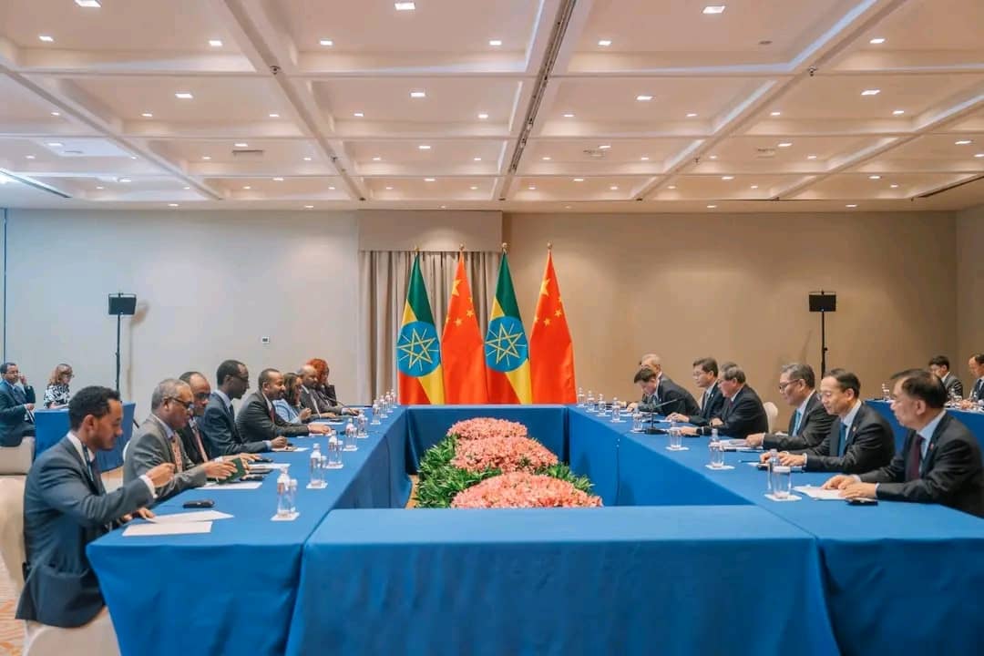 Dr. Abiy Ahmed met with Chinese Premier Li Qiang, reaffirming strong Ethio-China ties as all-weather partners. Discussions focused on deepening cooperation in industry, mining, ICT, AI, logistics &amp; clean energy to unlock shared growth.  
#Prosperity #EthioChina55Years