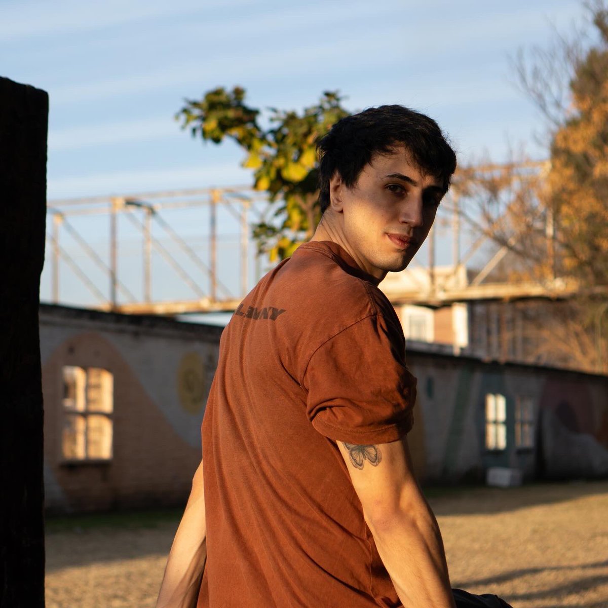 devvefps's tweet image. con el tiempo aprendí