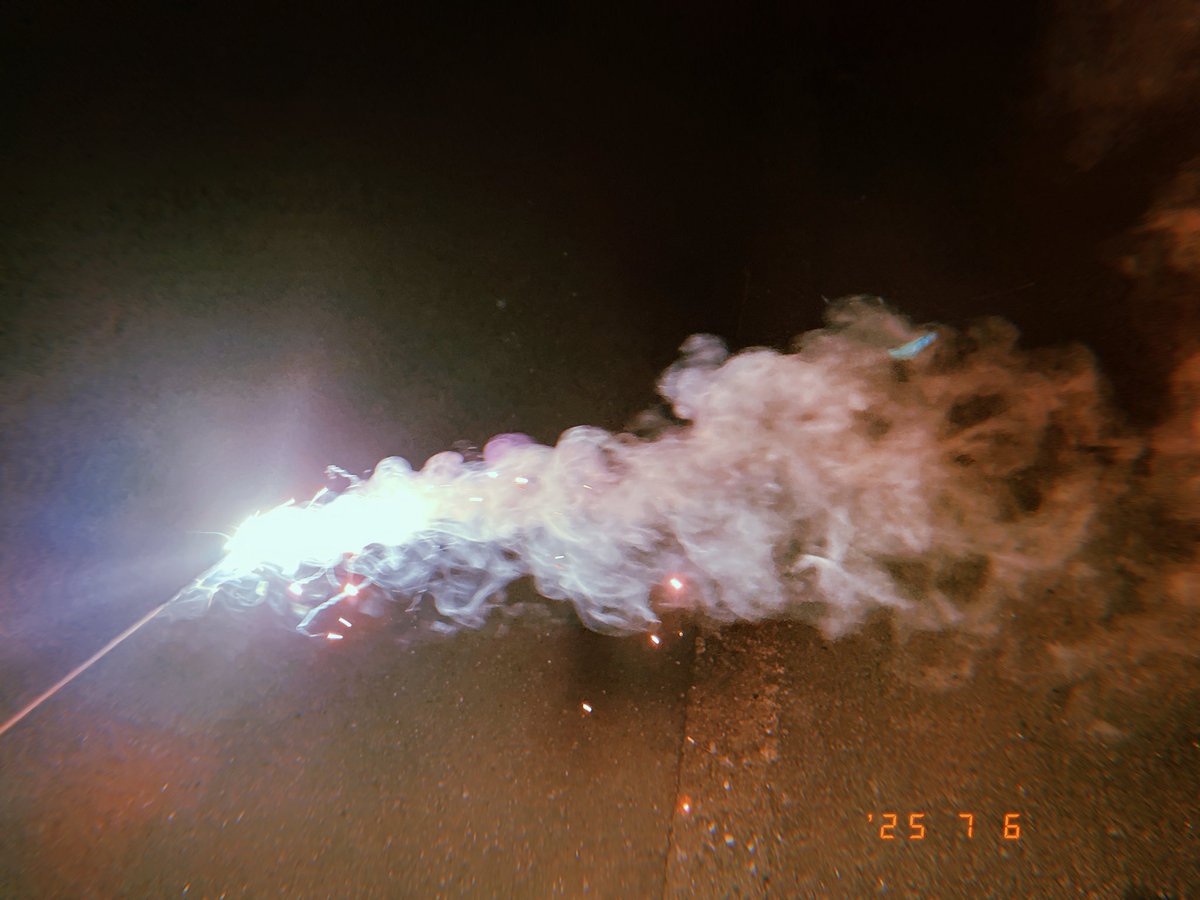 フォロワーと花火をしました🎆わたしの撮った花火の写真、ルーモスすぎる。