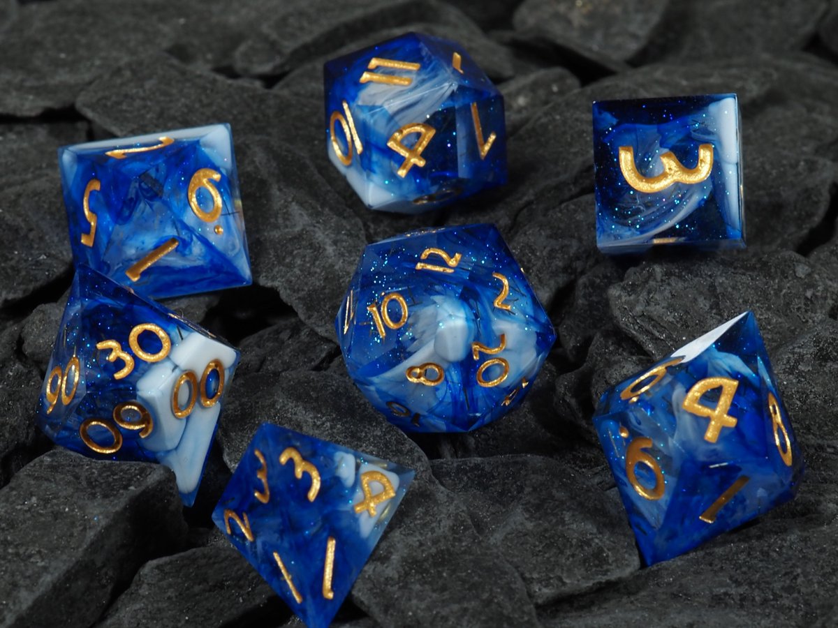 Dies sind die Würfel, welche wir zusammen mit <a href="/PatsVoiceActing/">Patrick Keller</a> für seinen Charakter in der Kampagne der <a href="/diceactors/">Dice Actors</a> kreiert haben. 

(Ad)
#dnd #handmadedice #dnd5e #epoxy #resin #rpg #ttrpg #diceset #würfel #d20 #dice #pnp #pnpde #pf2e