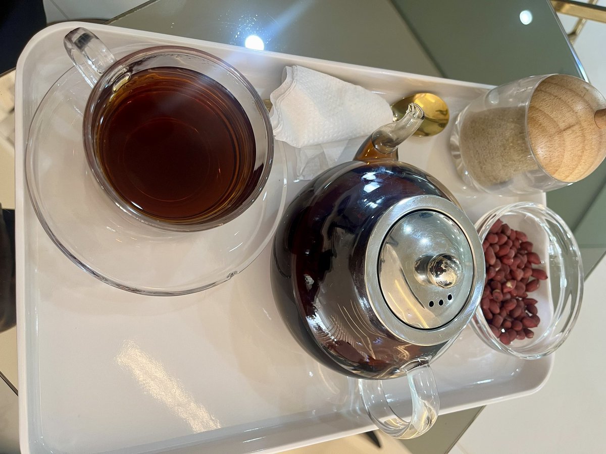 Kandye ekinyebwa, then ngaaye Omusongola, owulire embaga 😄